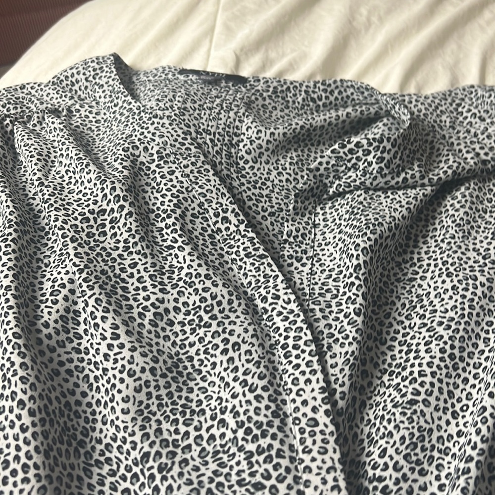 Collarless button down dress shirt. Size XL.